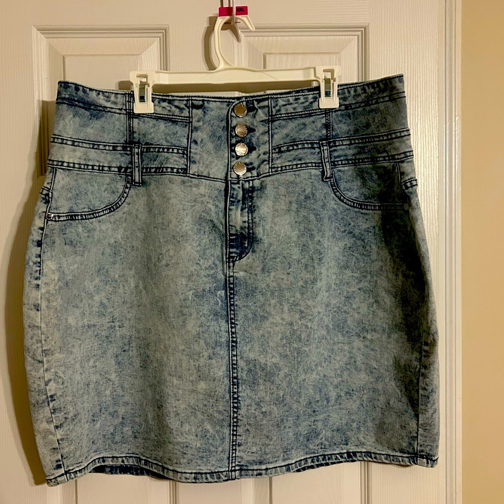 Women’s City Chic Acid Wash Denim Mini Skirt New w/Tags!